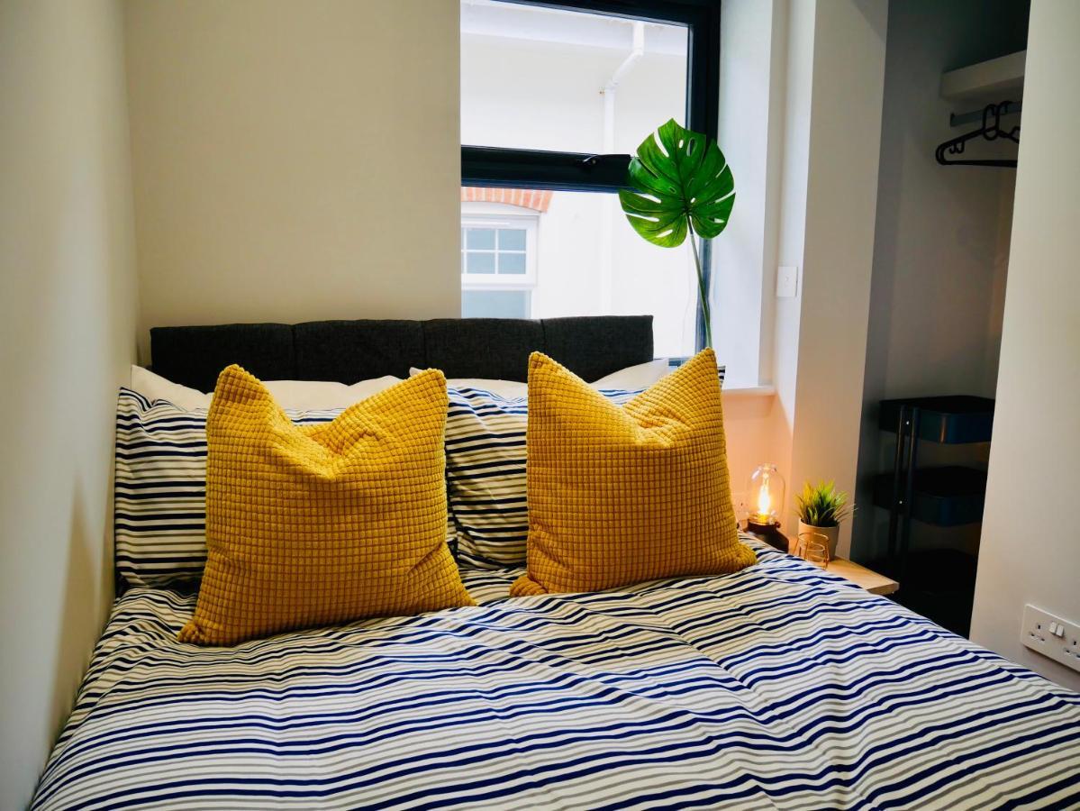 Beautiful Alumpointe Apartment - 400M To The Beach ボーンマス エクステリア 写真
